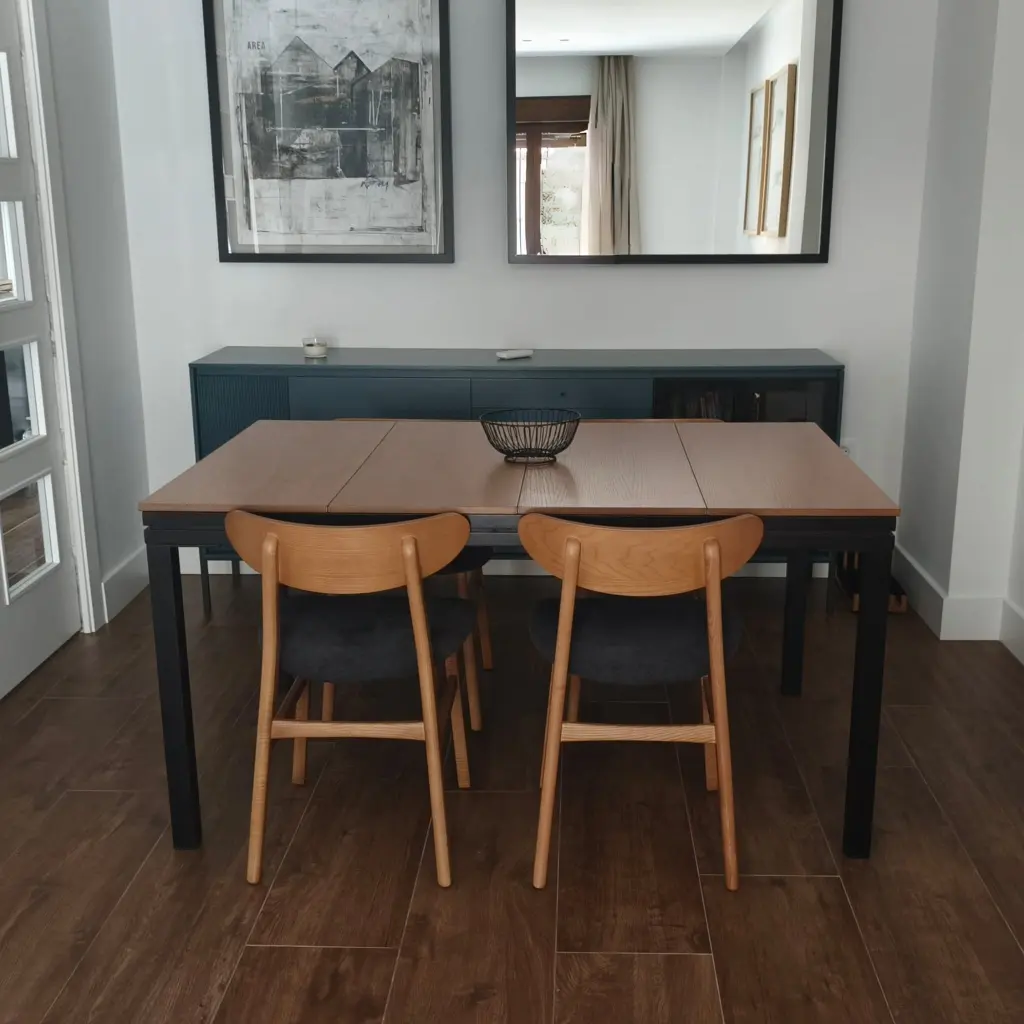 Mesa cerrada como mesa de comedor